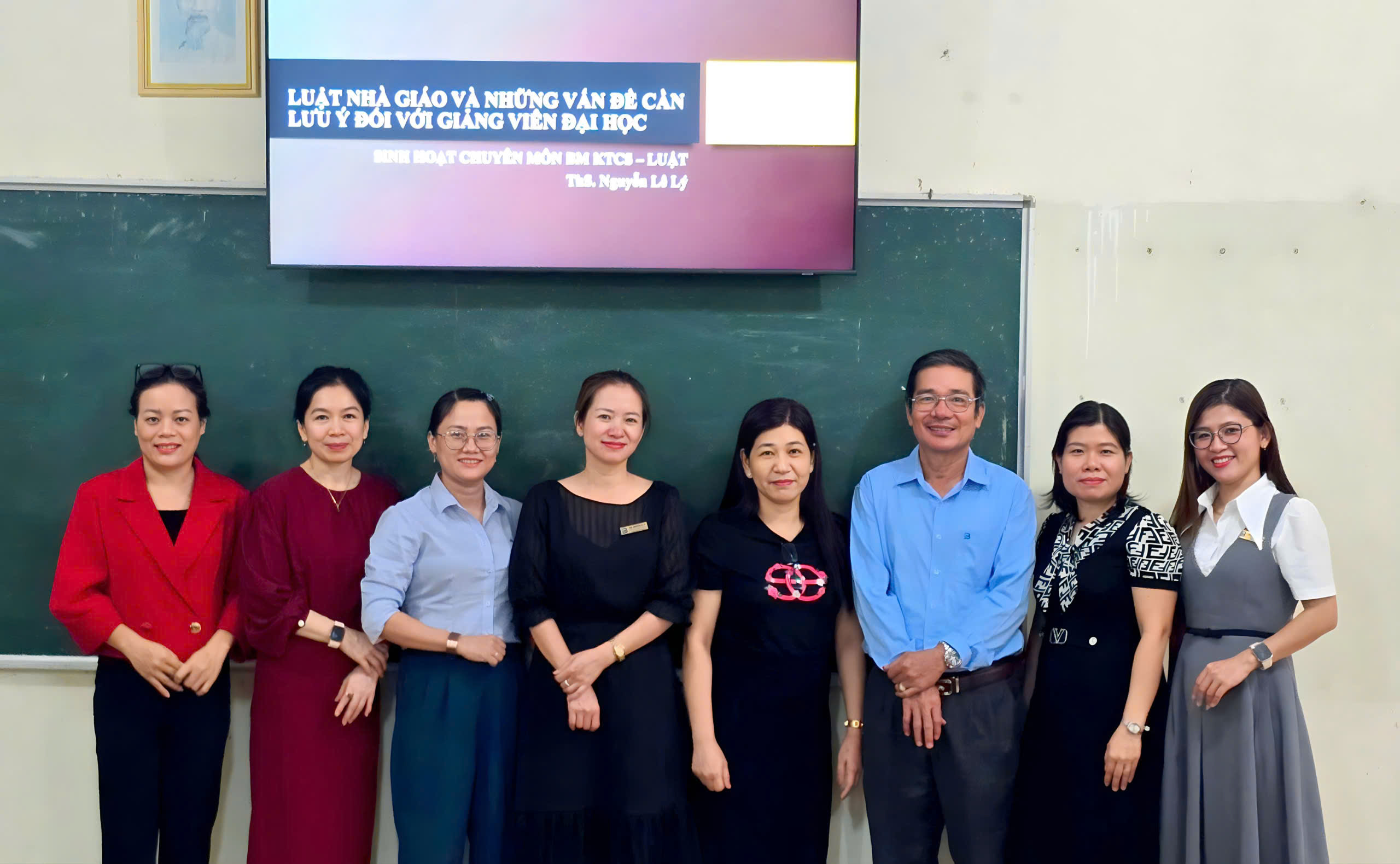 BỘ MÔN KINH TẾ CƠ SỞ  VÀ LUẬT TỔ CHỨC BUỔI SINH HOẠT CHUYÊN MÔN VỚI CHỦ ĐỀ "LUẬT NHÀ GIÁO VÀ NHỮNG VẤN ĐỀ CẦN LƯU Ý ĐỐI VỚI GIẢNG VIÊN ĐẠI HỌC"